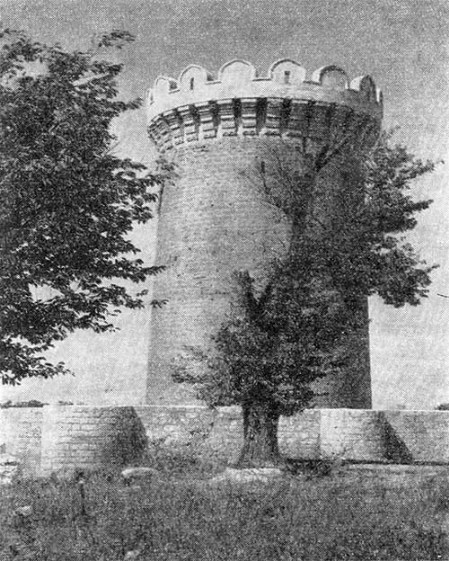 Сел. Мардакян. Замок с круглым донжоном, 1232 г.